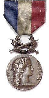 France French MEDAILLE 11° Regiment DU GENIE Gravée avec de Bataille WW1-  RARE